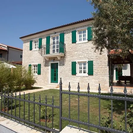 Nika * Porec